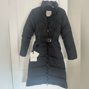 MONCLER Long Jacket Size 1 with detachable hood and belt brand new